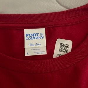 Men’s red T-shirt. Brand new. Never worn. But no tags.